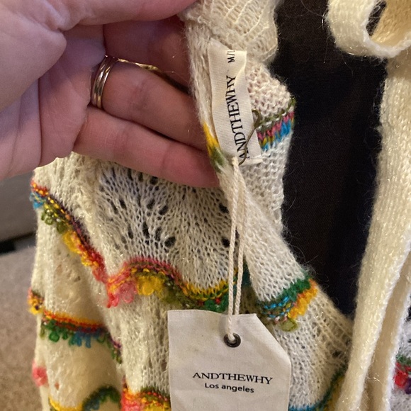 NWT Andthewhy Cream Sweater with Rainbow and Shell Stitch Detail Lightweight - Picture 3 of 6
